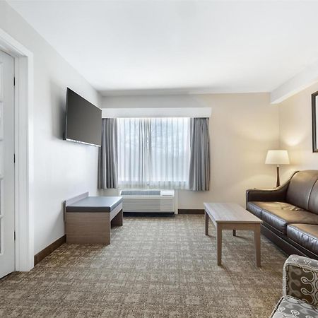 Best Western Plus Windjammer Inn & Conference Center Берлингтон Экстерьер фото