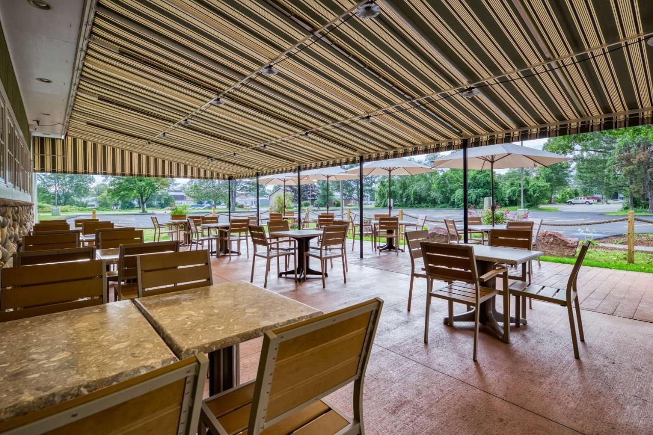Best Western Plus Windjammer Inn & Conference Center Берлингтон Экстерьер фото