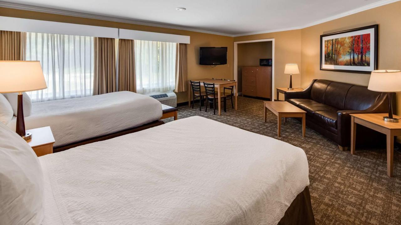 Best Western Plus Windjammer Inn & Conference Center Берлингтон Экстерьер фото