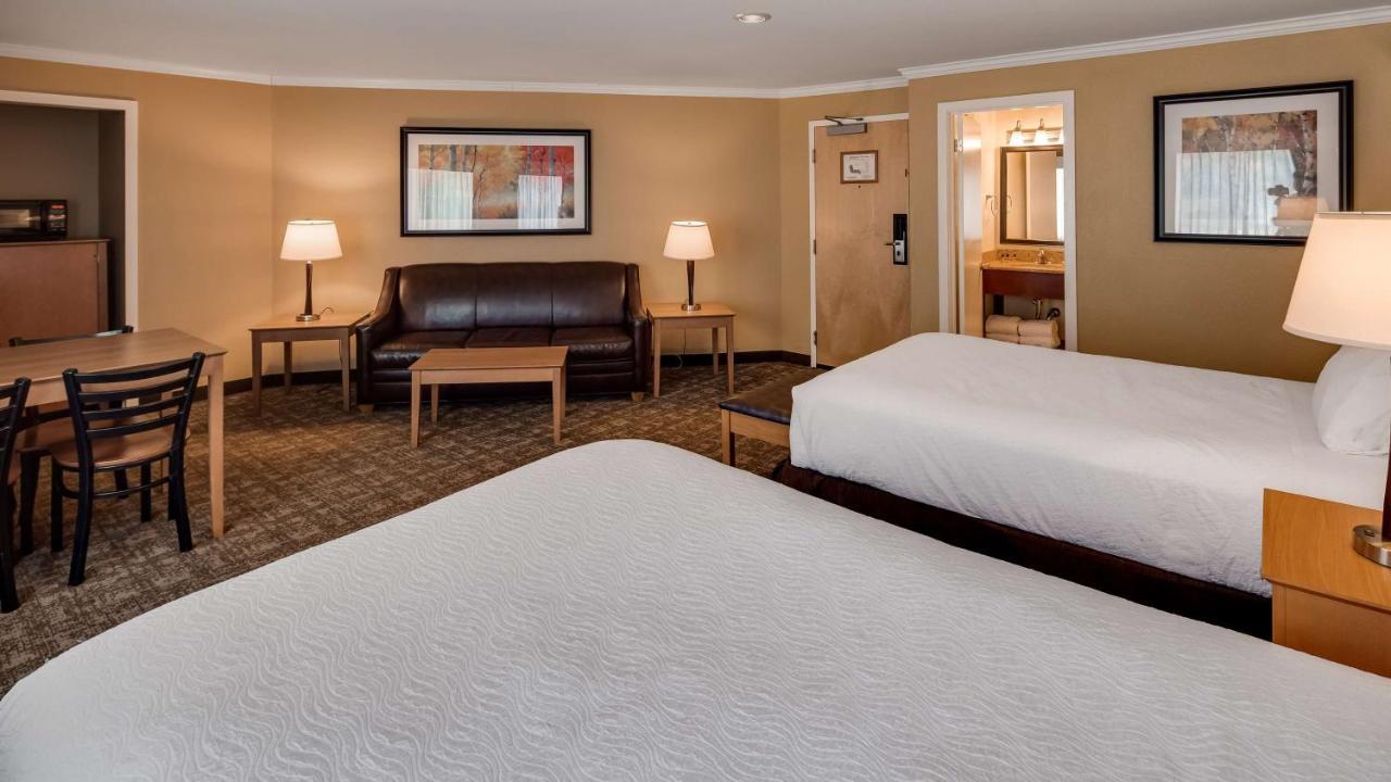 Best Western Plus Windjammer Inn & Conference Center Берлингтон Экстерьер фото