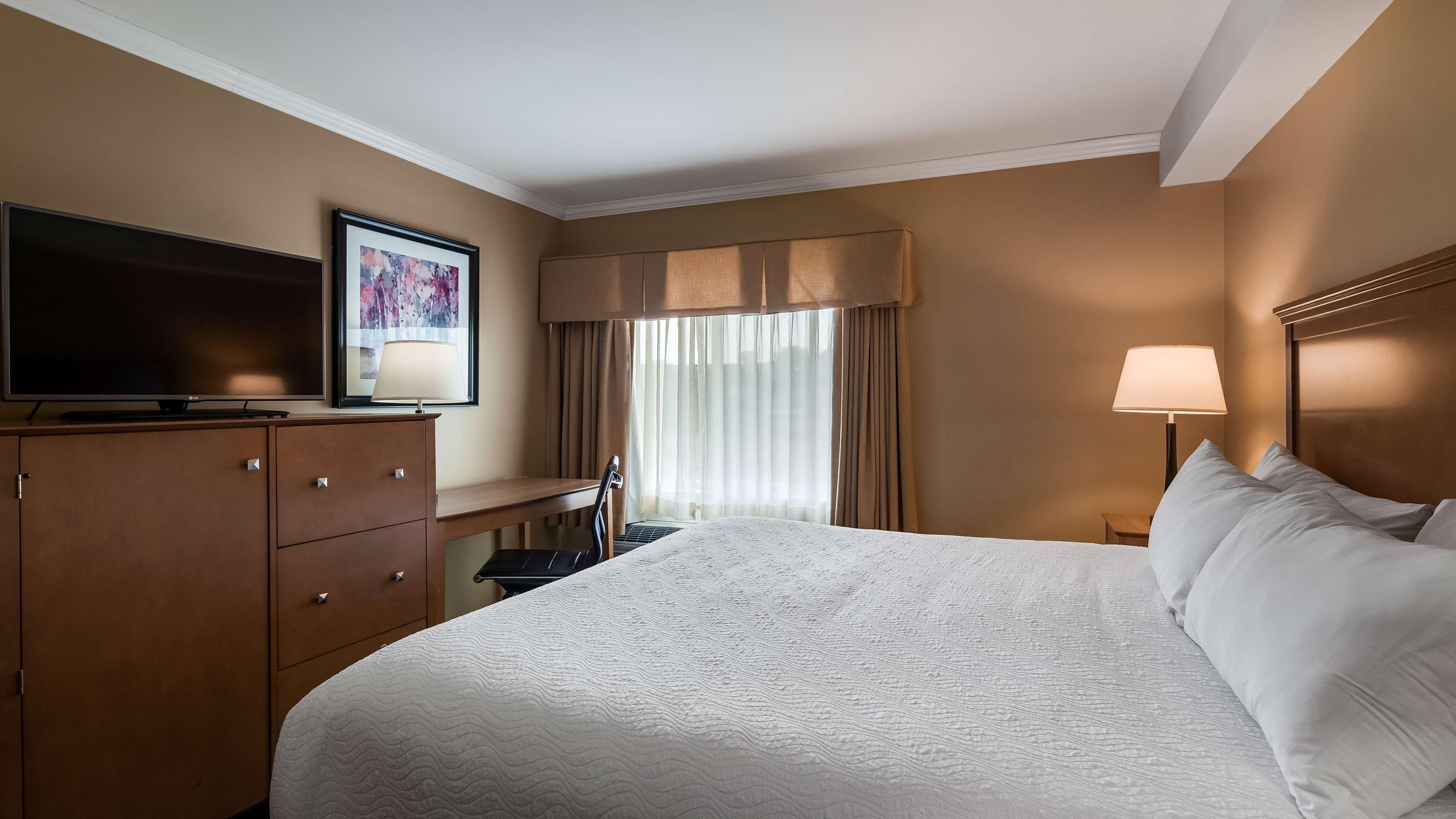 Best Western Plus Windjammer Inn & Conference Center Берлингтон Экстерьер фото