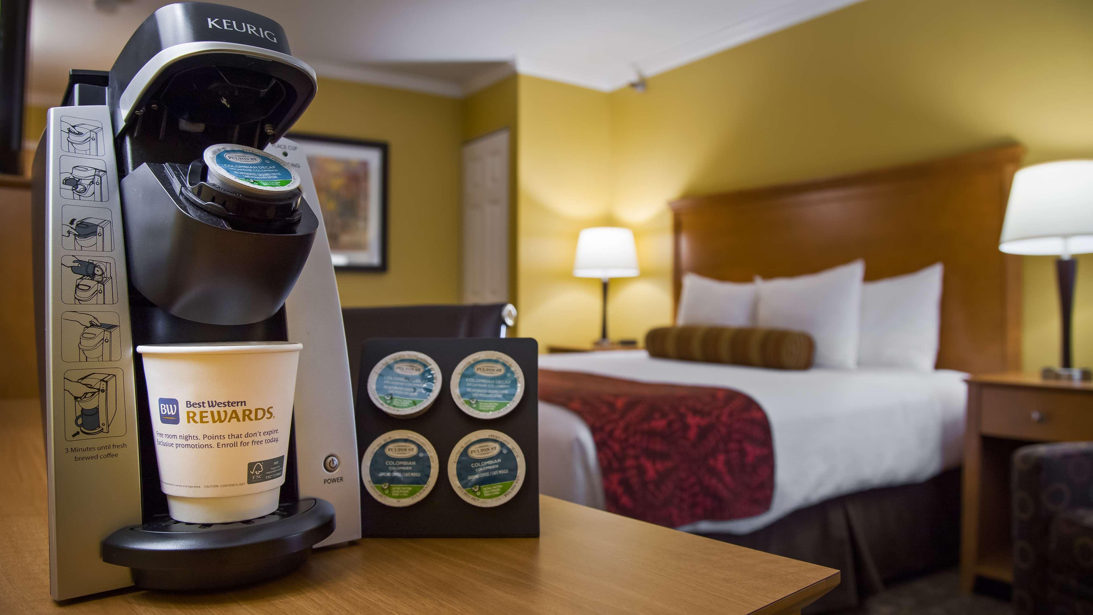 Best Western Plus Windjammer Inn & Conference Center Берлингтон Экстерьер фото