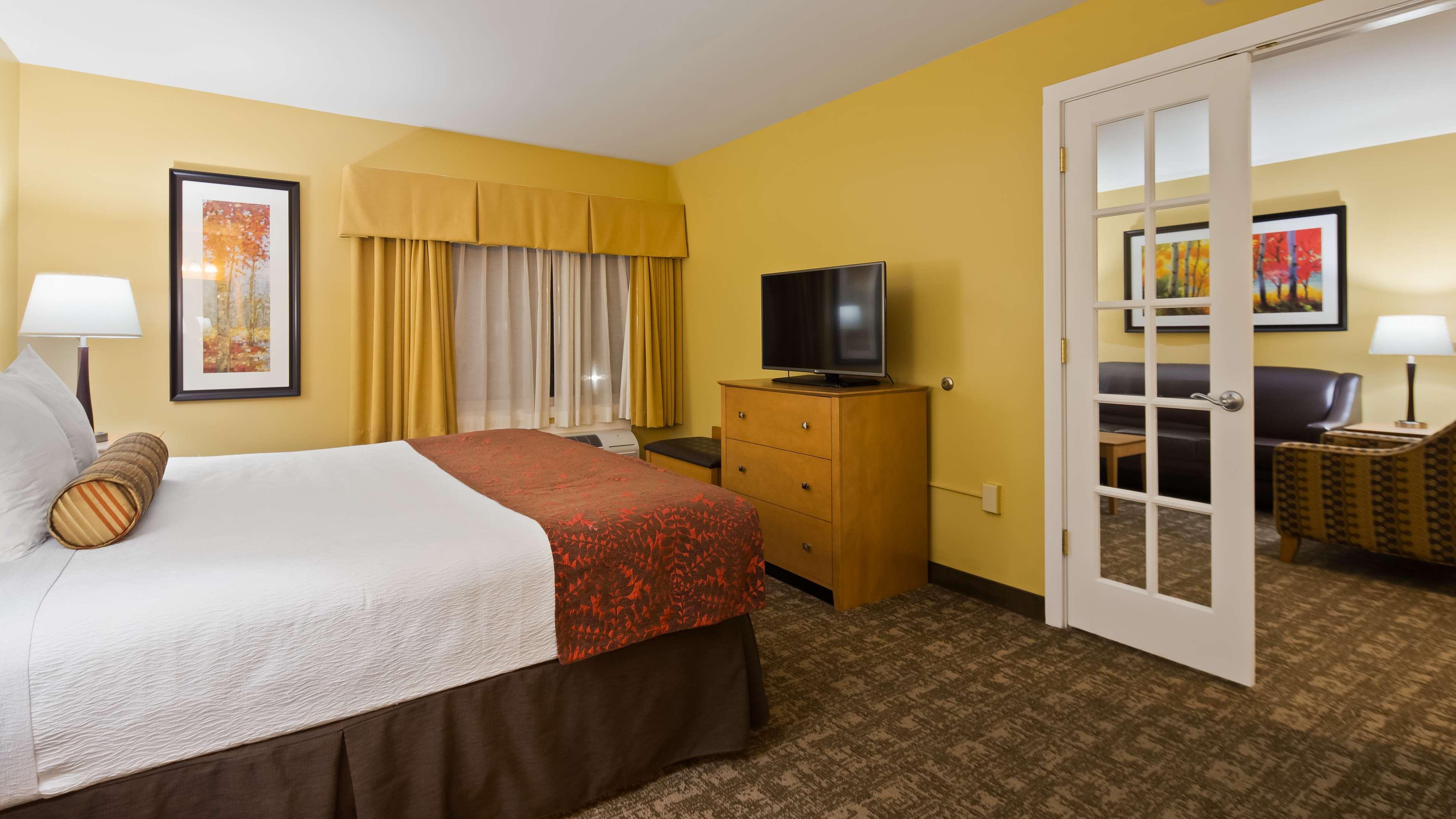 Best Western Plus Windjammer Inn & Conference Center Берлингтон Экстерьер фото