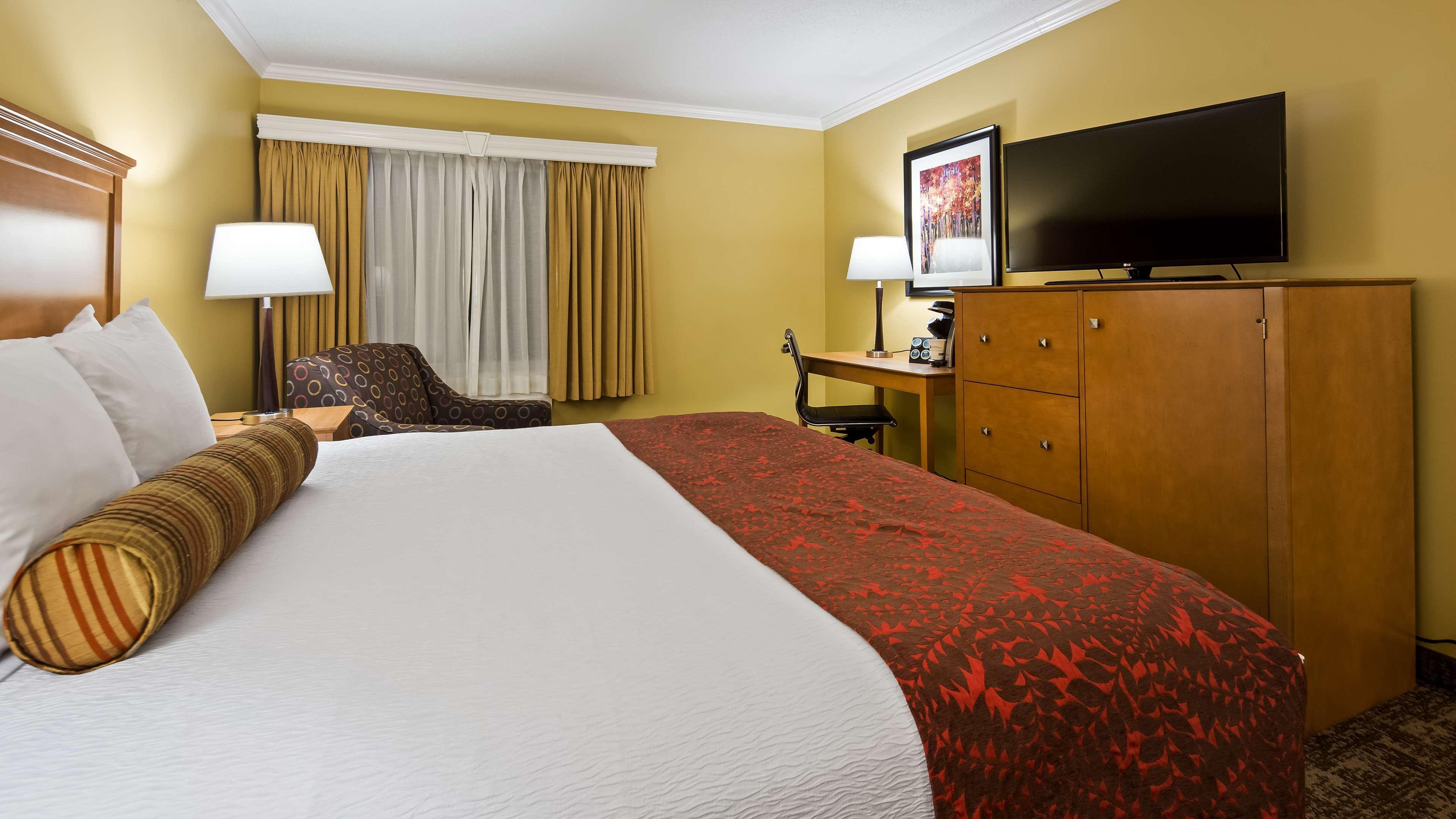 Best Western Plus Windjammer Inn & Conference Center Берлингтон Экстерьер фото