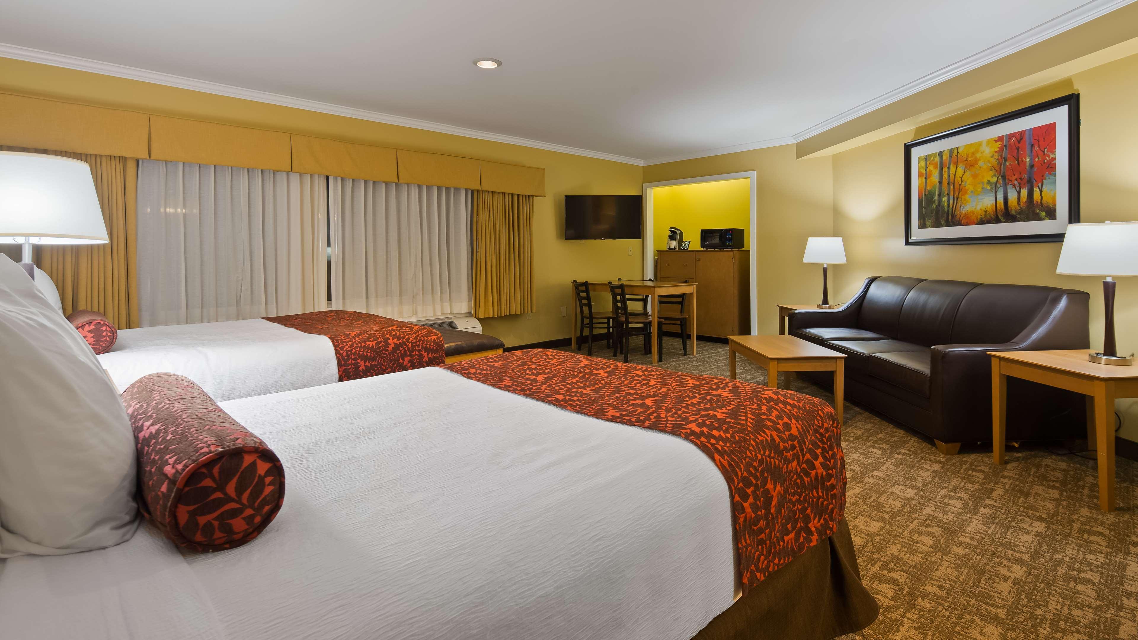 Best Western Plus Windjammer Inn & Conference Center Берлингтон Экстерьер фото