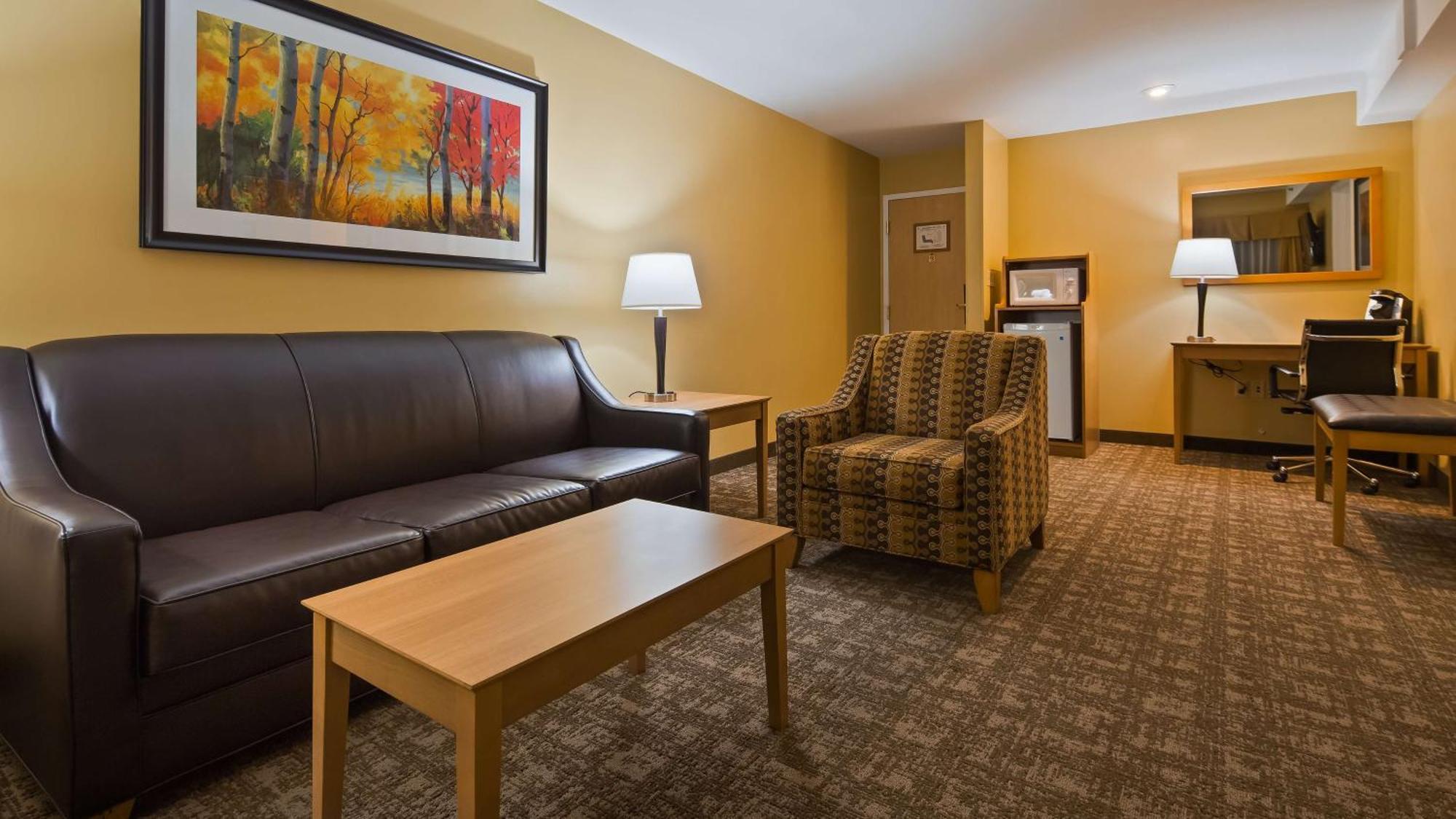 Best Western Plus Windjammer Inn & Conference Center Берлингтон Экстерьер фото