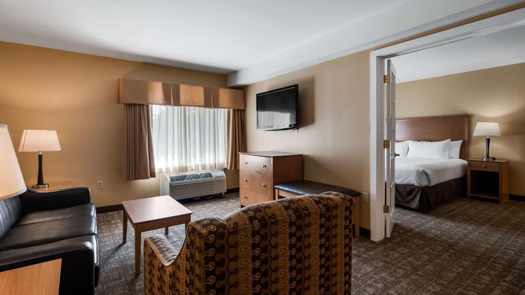 Best Western Plus Windjammer Inn & Conference Center Берлингтон Экстерьер фото