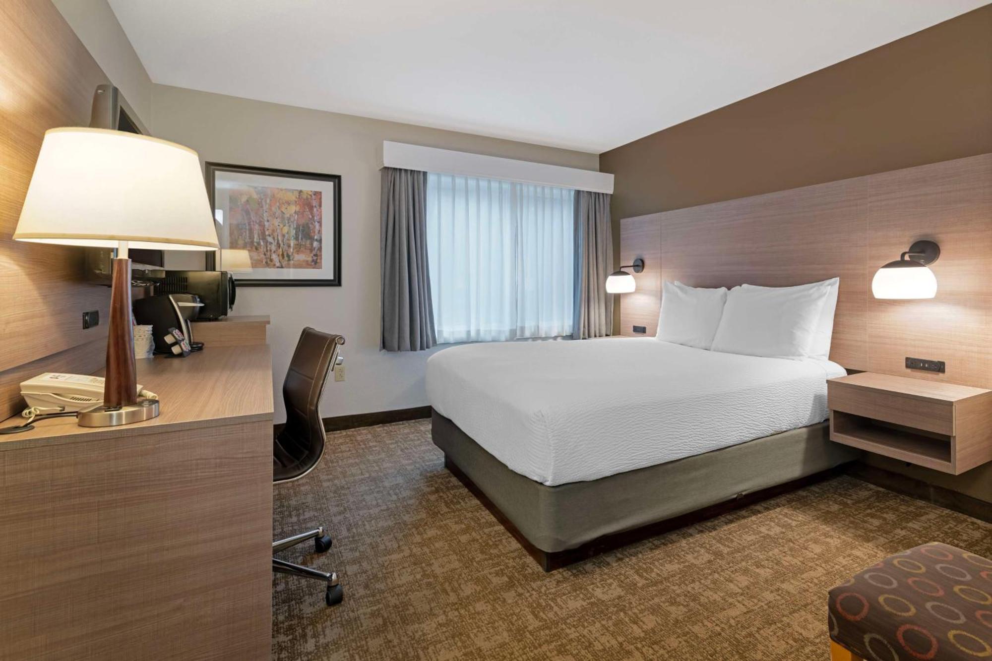 Best Western Plus Windjammer Inn & Conference Center Берлингтон Экстерьер фото