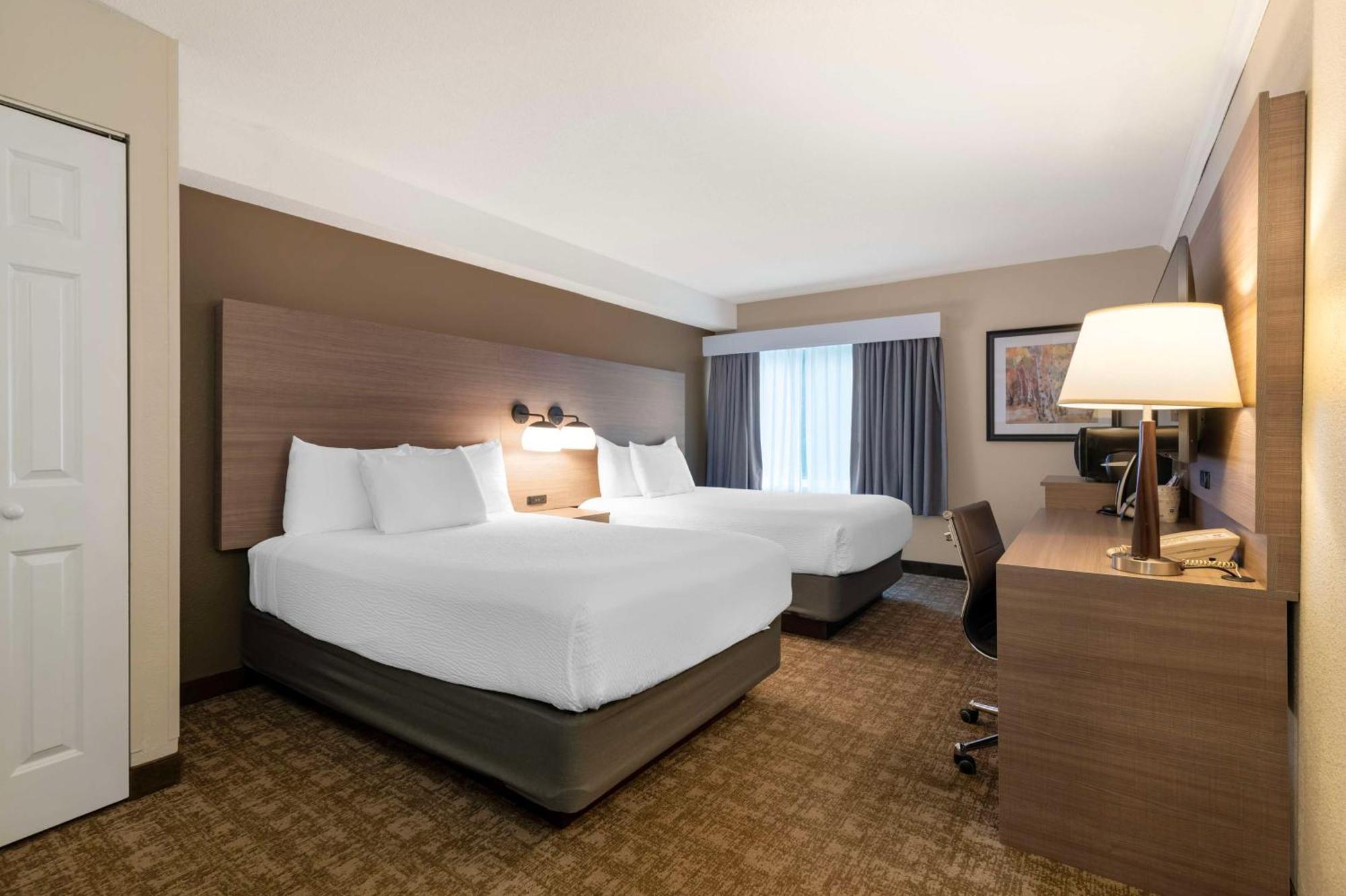 Best Western Plus Windjammer Inn & Conference Center Берлингтон Экстерьер фото