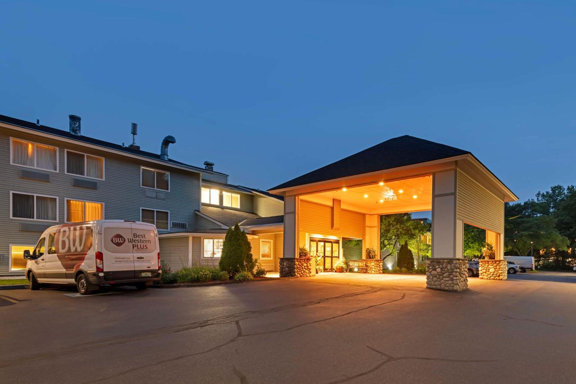 Best Western Plus Windjammer Inn & Conference Center Берлингтон Экстерьер фото