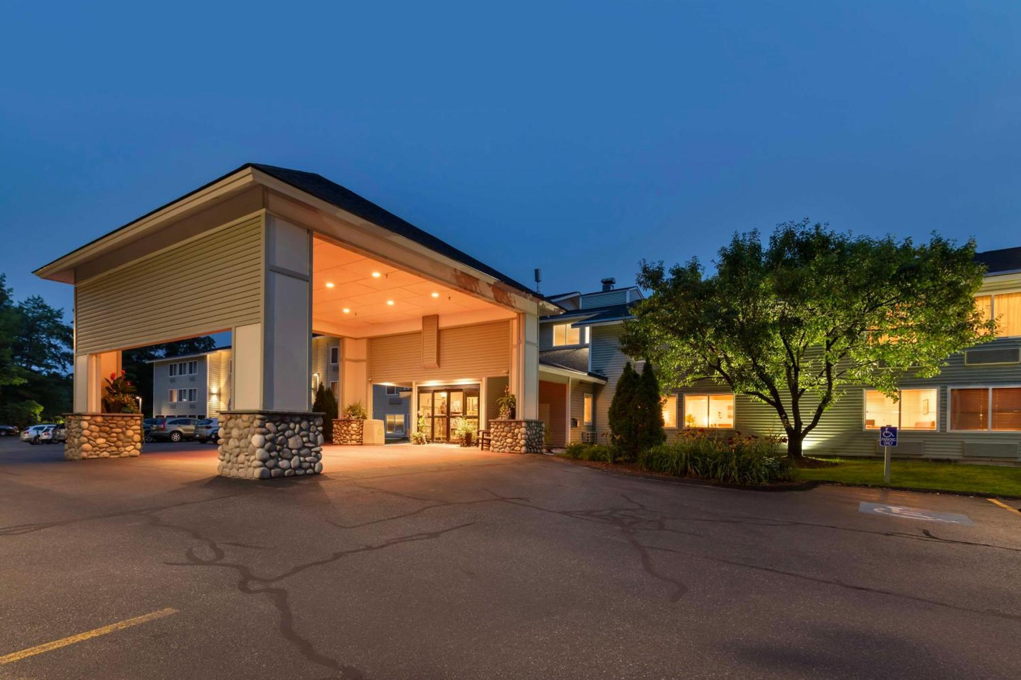 Best Western Plus Windjammer Inn & Conference Center Берлингтон Экстерьер фото