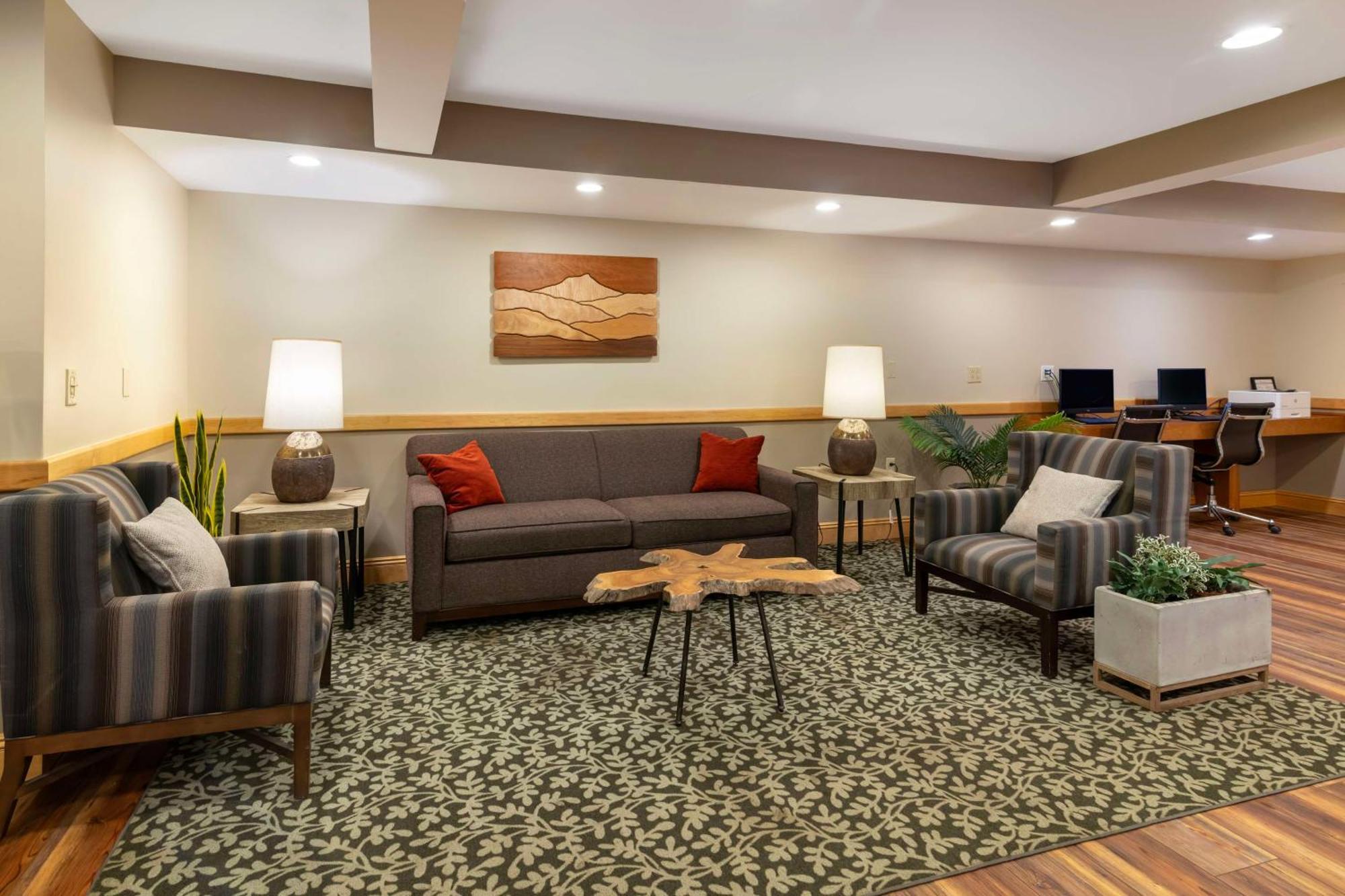 Best Western Plus Windjammer Inn & Conference Center Берлингтон Экстерьер фото