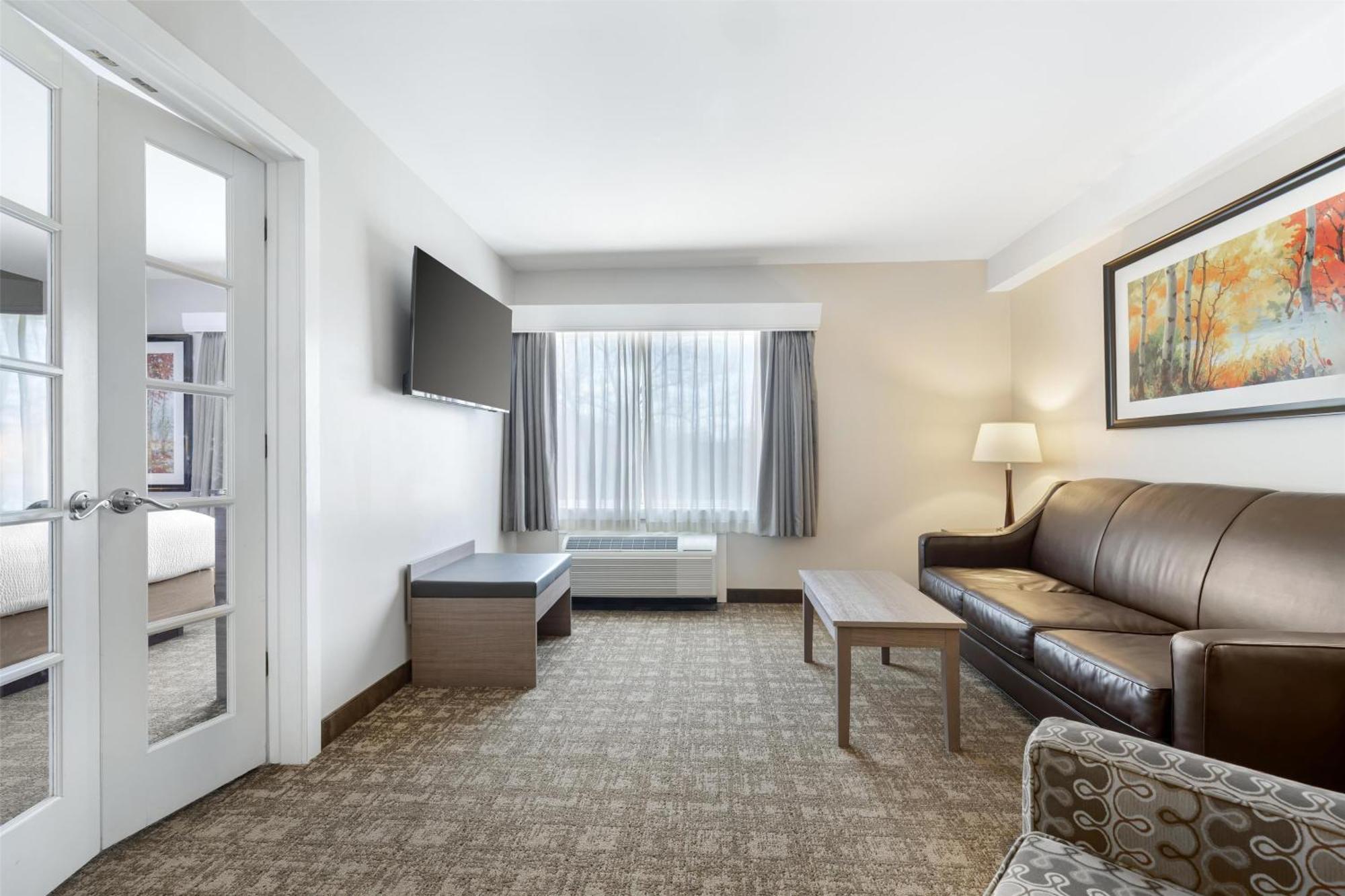Best Western Plus Windjammer Inn & Conference Center Берлингтон Экстерьер фото